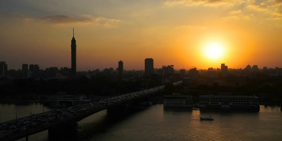 غروب الشمس فوق نهر النيل في القاهرة