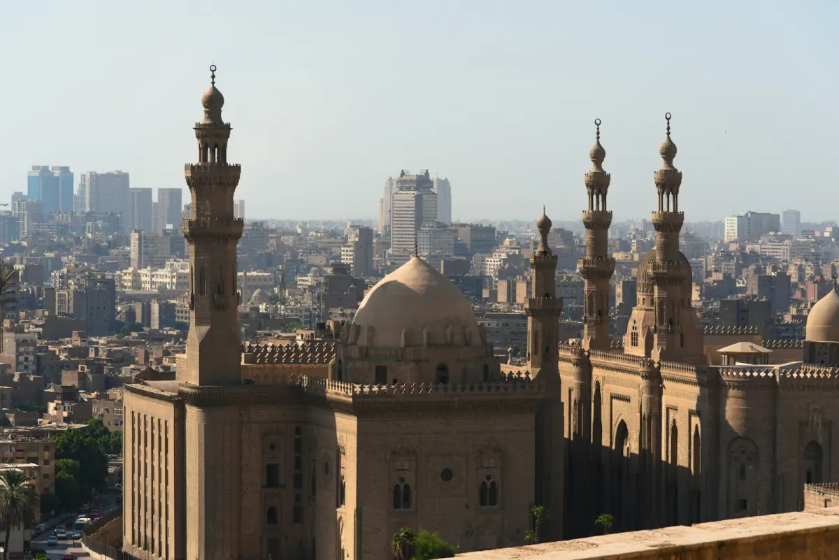 أفق مسجد في القاهرة عند الغسق